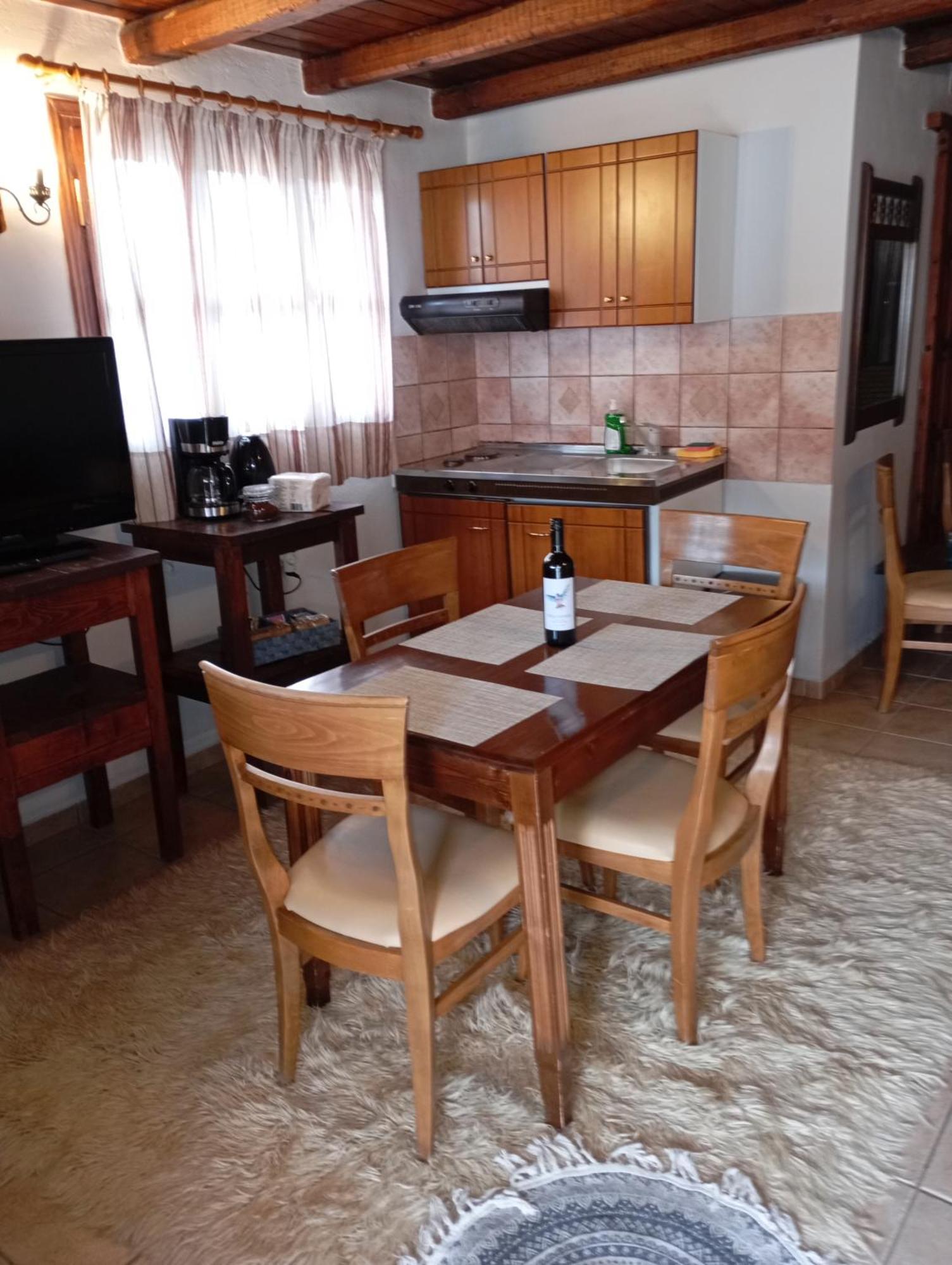 Alexander Livadi Arachovas Chalet